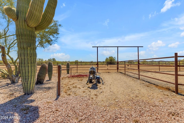 view of yard featuring a rural view