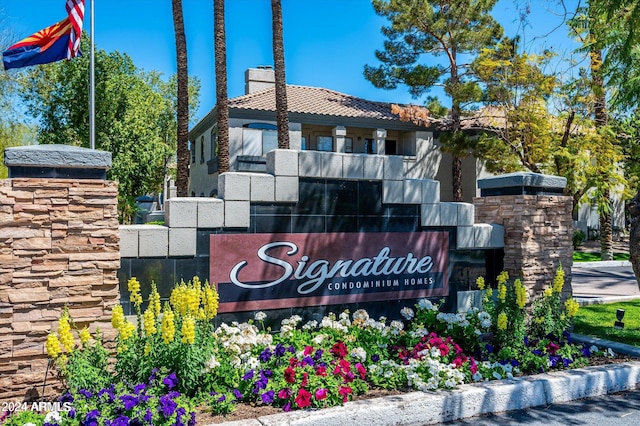 view of community / neighborhood sign