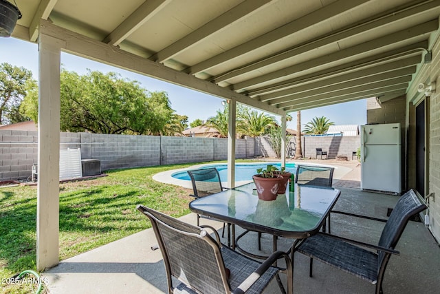 18818 N 12th Ave, Phoenix, AZ 85027 - fenced backyard with a patio area and outdoor dining area