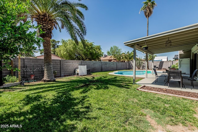 18818 N 12th Ave, Phoenix, AZ 85027 - fenced backyard with a patio