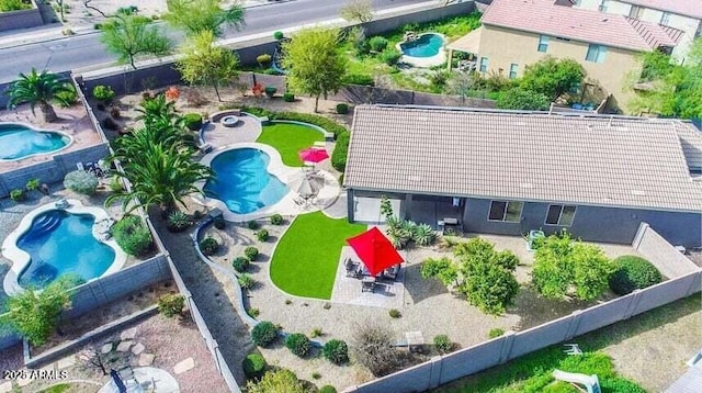 6731 S 37th Dr, Phoenix, AZ 85041 - aerial view of property and surrounding area with a pool area