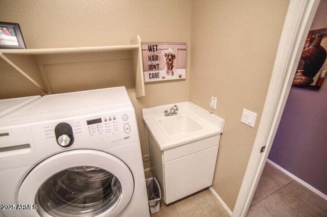 6731 S 37th Dr, Phoenix, AZ 85041 - washroom featuring washing machine and clothes dryer and light tile patterned floors