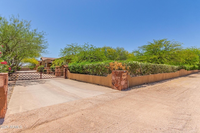 14619 E Desert Vista Trl, Scottsdale, AZ 85262 - view of patio / terrace with a gate and driveway