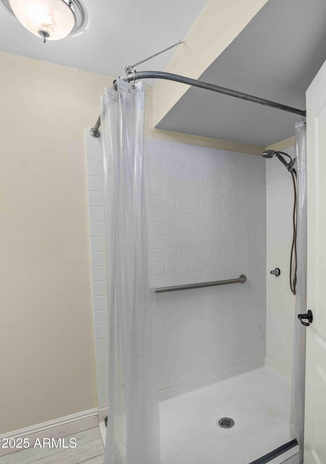 1158 N Barkley St, Mesa, AZ 85203 - bathroom featuring a tile shower