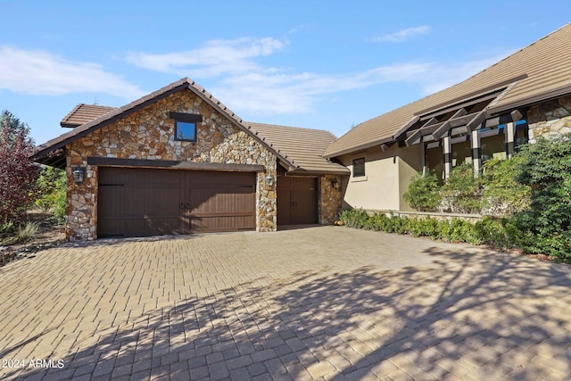 view of front facade with a garage