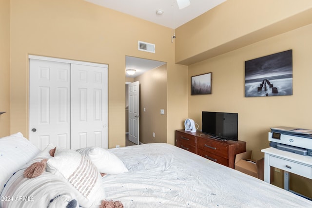 bedroom featuring a closet and ceiling fan