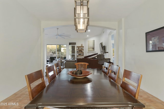 dining space with ceiling fan