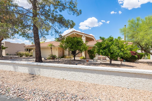 view of front of property