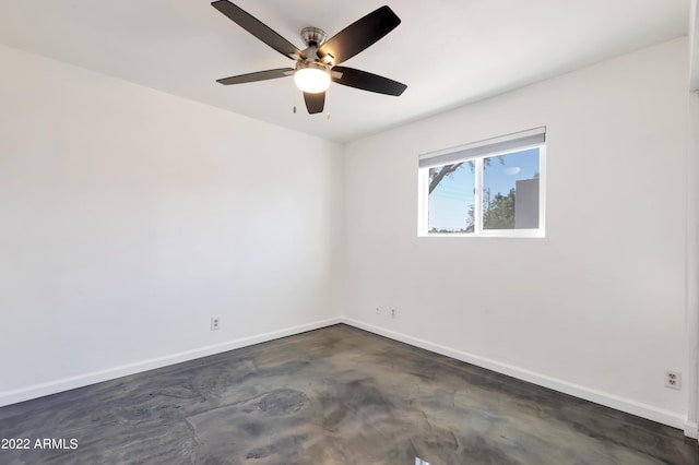 unfurnished room with ceiling fan