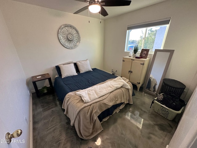 bedroom with ceiling fan