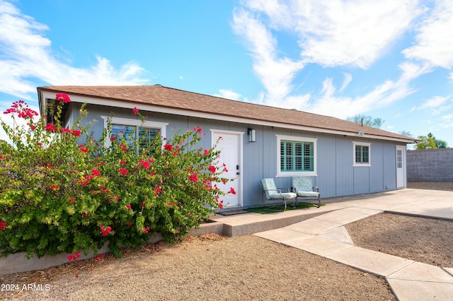 view of front of home featuring a patio area