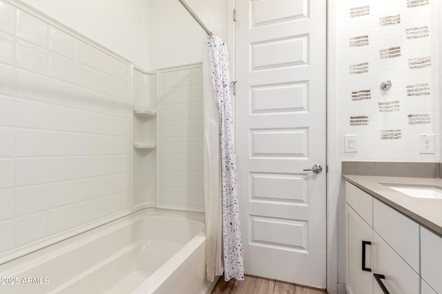 9624 E Thunderbolt Ave, Mesa, AZ 85212 - full bath with vanity, shower / bath combo, and wood finished floors