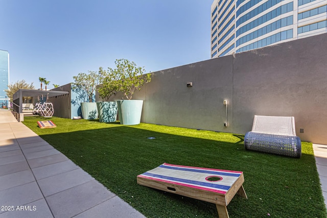3131 N Central Ave Unit 3004, Phoenix, AZ 85012 - view of grassy yard