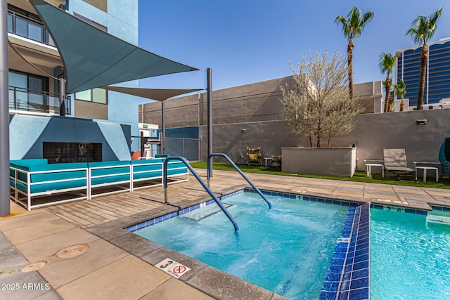 3131 N Central Ave Unit 3004, Phoenix, AZ 85012 - view of community pool