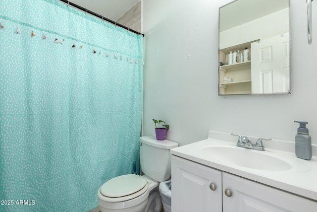 full bath with a shower with curtain, toilet, and vanity