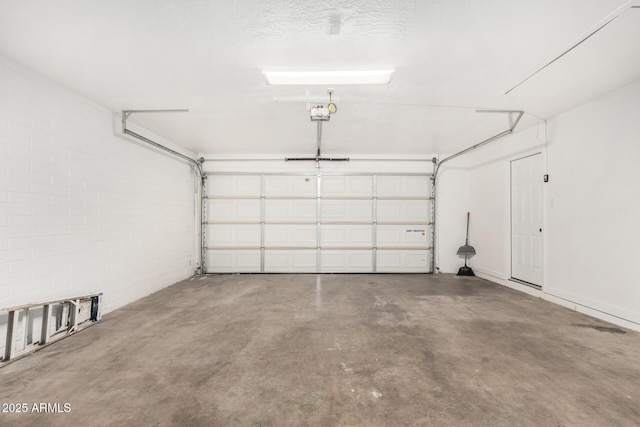 13805 N 31st Ave, Phoenix, AZ 85053 - view of garage