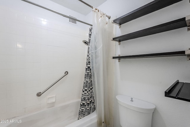 bathroom with shower / tub combo