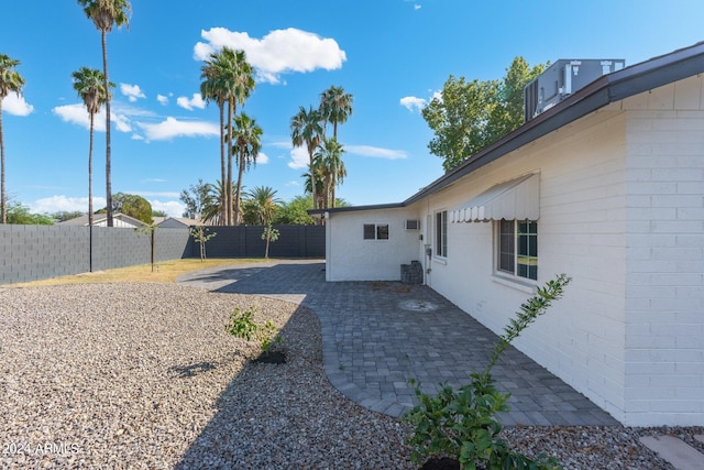 view of yard with a patio area