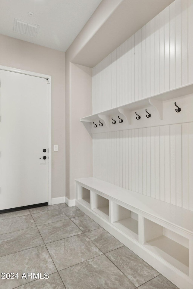 12860 W Calle De Sol, Peoria, AZ 85383 - mudroom with baseboards