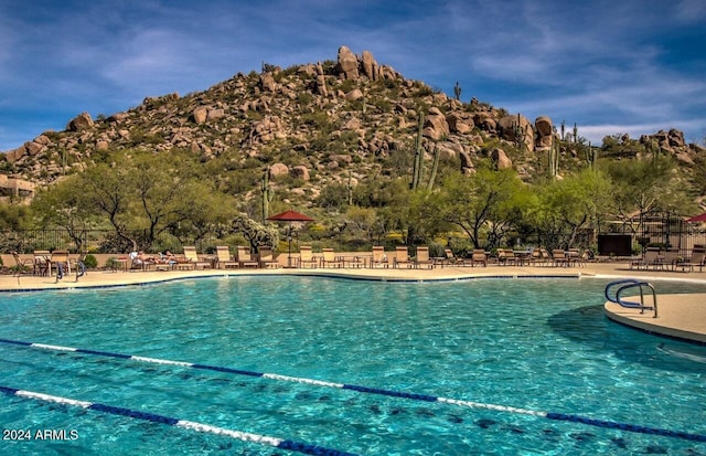 view of swimming pool