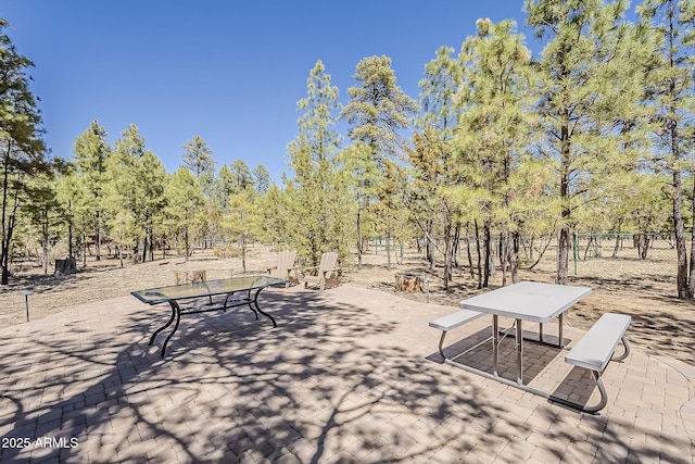 2793 Canyon Ridge Rd, Overgaard, AZ 85933 - surrounding community featuring fence and a patio area