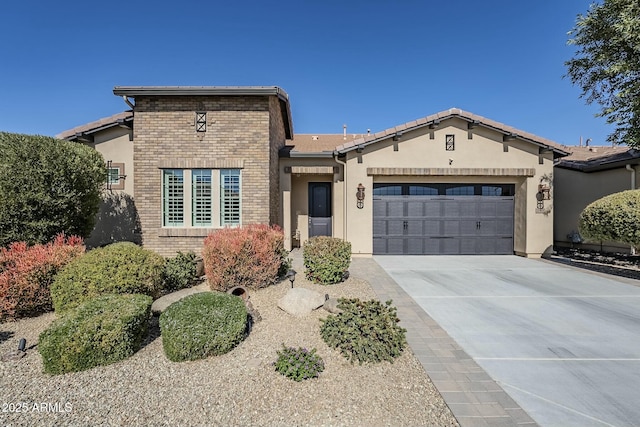 view of front facade featuring a garage