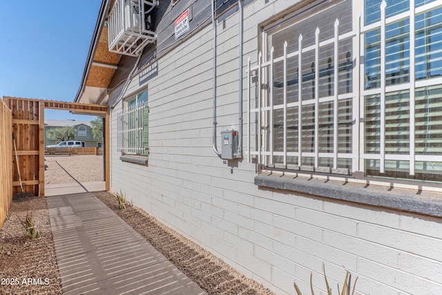 2608 W Pierson St, Phoenix, AZ 85017 - view of side of home