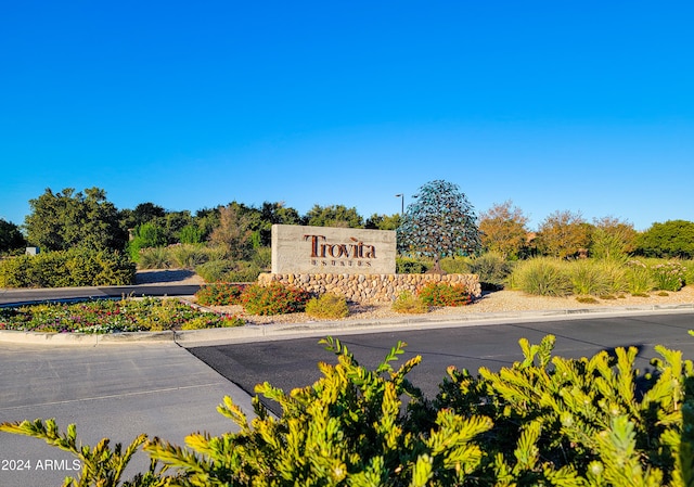 view of community / neighborhood sign