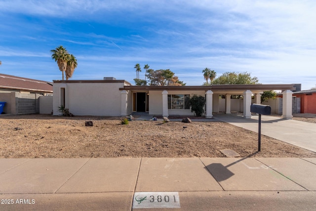 view of front of property