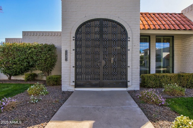 view of exterior entry