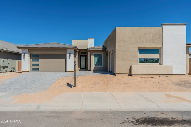 view of front facade with a garage