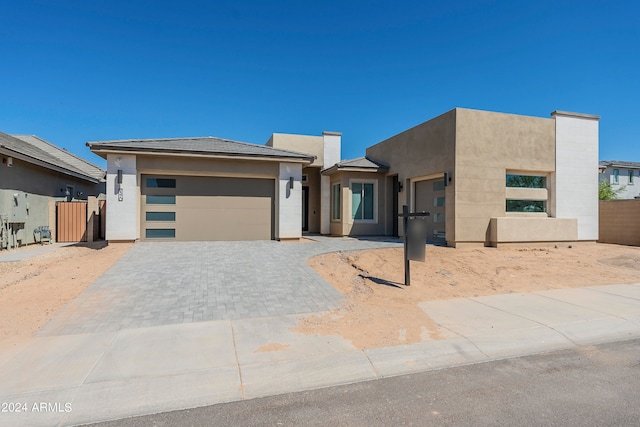 view of front facade featuring a garage