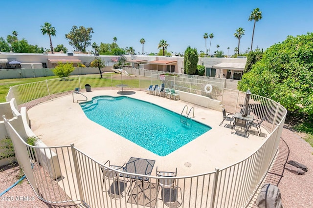5209 N 78th St, Scottsdale, AZ 85250 - community pool with a patio