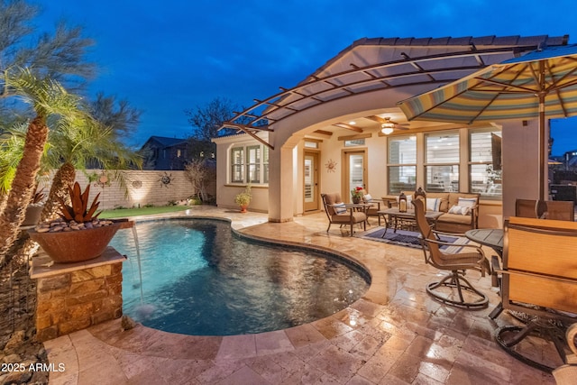 view of swimming pool featuring a patio area and outdoor lounge area