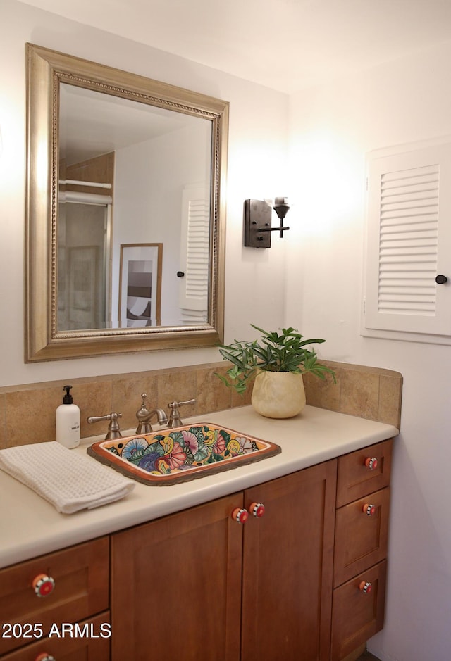 5246 N 20th St Unit B1, Phoenix, AZ 85016 - bathroom featuring vanity and an enclosed shower