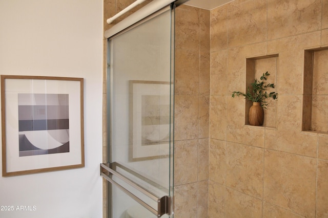 5246 N 20th St Unit B1, Phoenix, AZ 85016 - bathroom with a shower stall