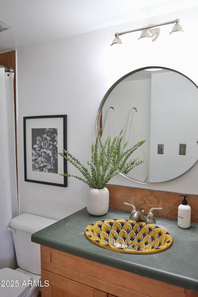 5246 N 20th St Unit B1, Phoenix, AZ 85016 - bathroom view of vanity and toilet