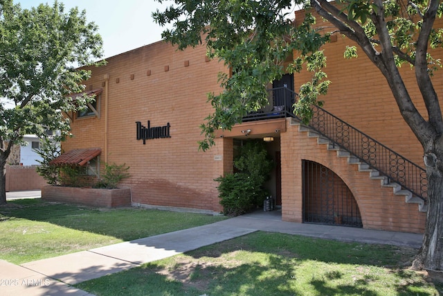 5246 N 20th St Unit B1, Phoenix, AZ 85016 - view of building exterior featuring stairs