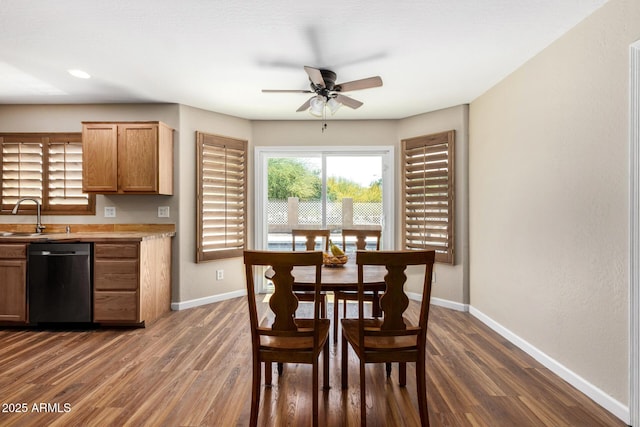 dining area with baseboards, recessed lighting, dark wood-style flooring, and ceiling fan