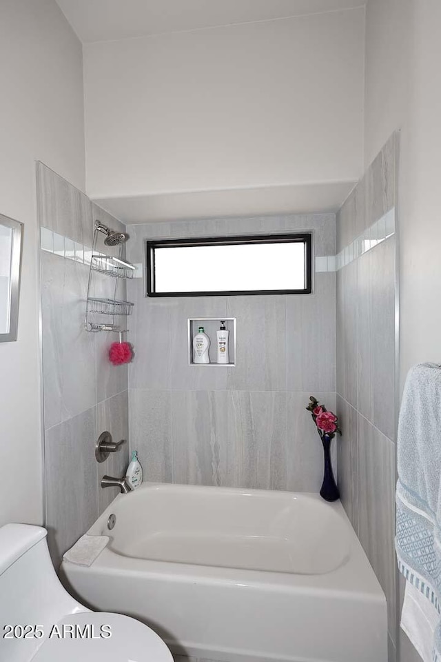 16705 E Almont Dr Unit A, Fountain Hills, AZ 85268 - bathroom with toilet, bathing tub / shower combination, and a wealth of natural light