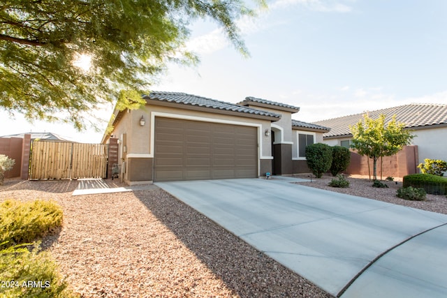 view of front facade featuring a garage