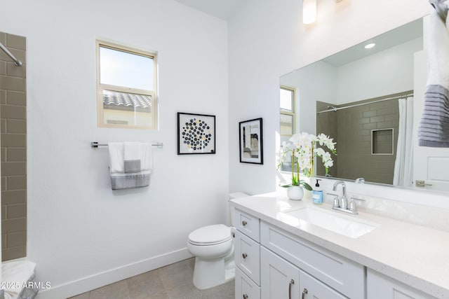 bathroom featuring toilet, curtained shower, tile patterned flooring, and baseboards