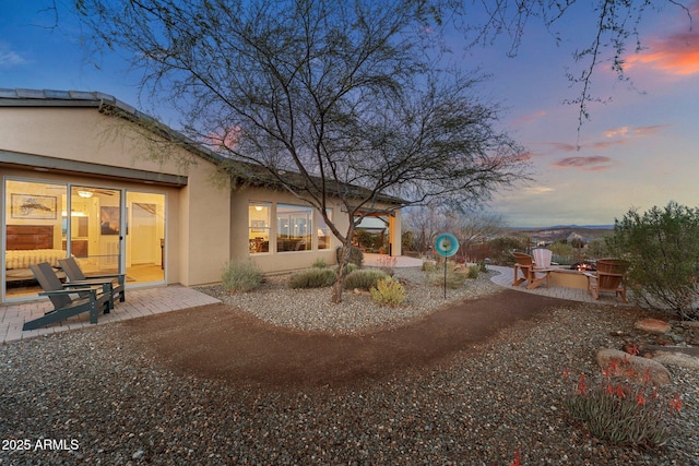 view of yard featuring a patio area