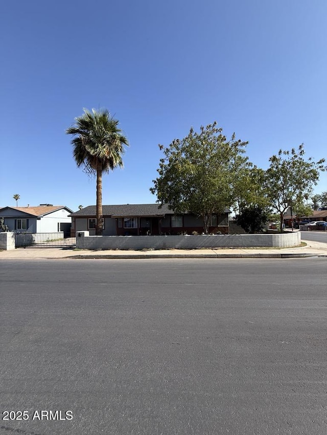 6429 W Palm Ln, Phoenix, AZ 85035 - view of front of house