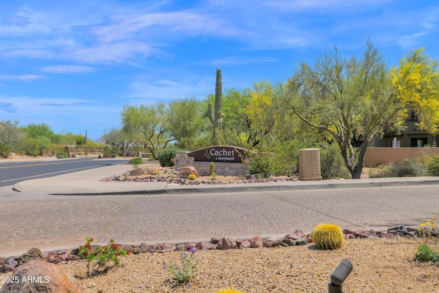 view of community / neighborhood sign
