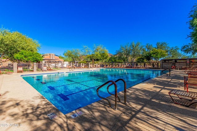 35206 N 27th Ave, Phoenix, AZ 85086 - community pool with fence