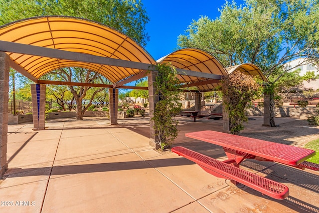 35206 N 27th Ave, Phoenix, AZ 85086 - view of property's community with a patio area