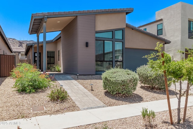 939 E Paseo Way, Phoenix, AZ 85042 - view of front of property with stucco siding