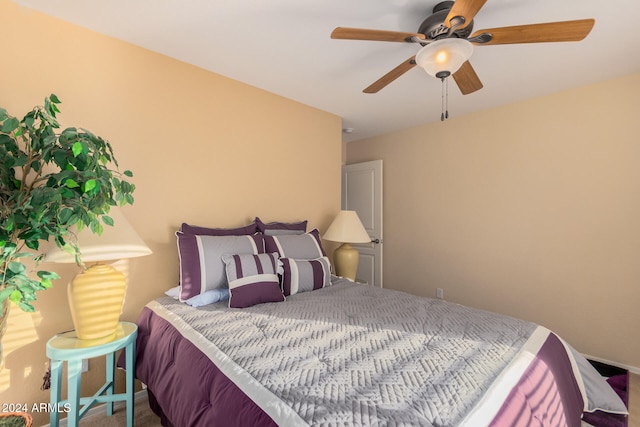 bedroom with ceiling fan