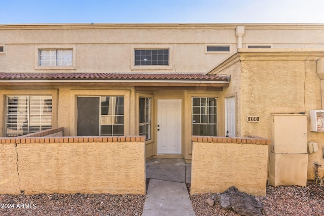 view of front of property